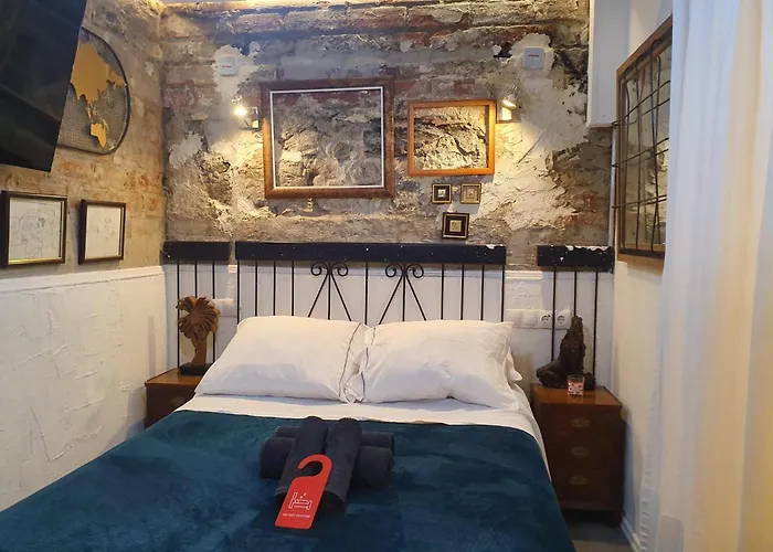 Studio Or Rooms With Private Bathroom Or Rooms With Shared Bathroom