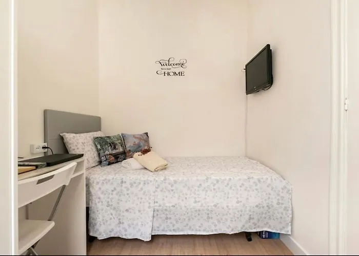 Habitacion privada en piso compartido junto a la Sagrada Familia