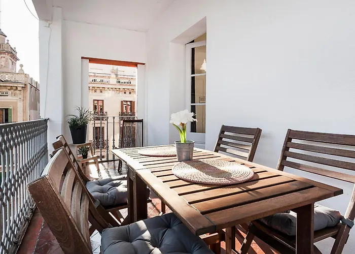 Beautiful Apartment With Terrace In Barcelona