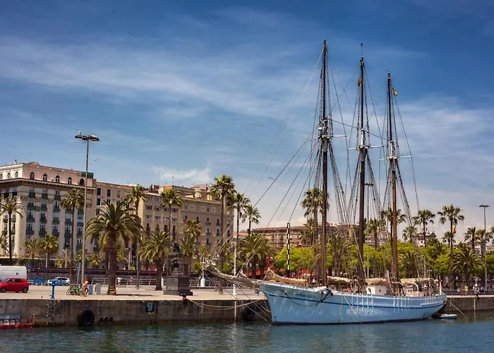 Port Vell! Beach Barcelona Centro!