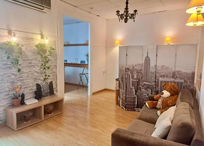 Habitacion Para Grupos Hasta 8 En Plena Rambla De Cataluna