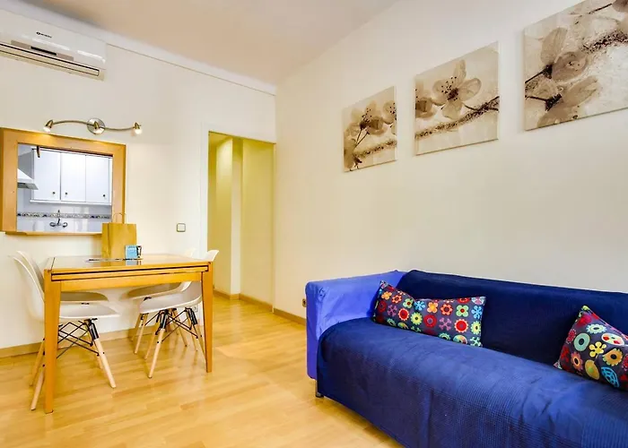 Cozy 2 Bedroom Next To Arc De Triomf