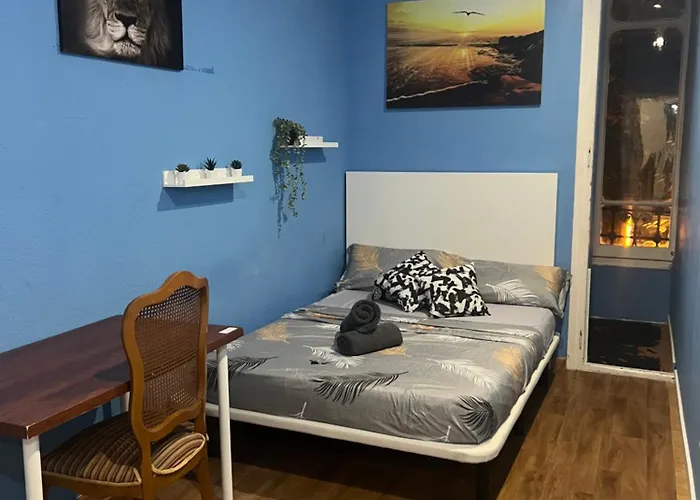Nice And Comfortable Room For Your Stay In Bcn