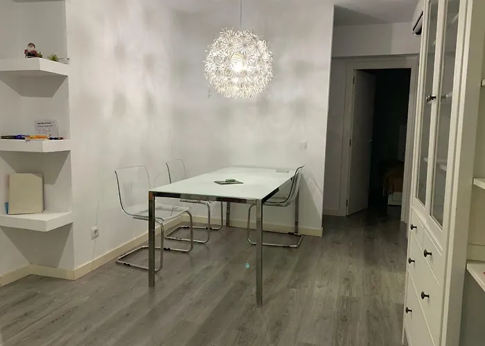 Room In Apartment 4 Carrer De Trelawny