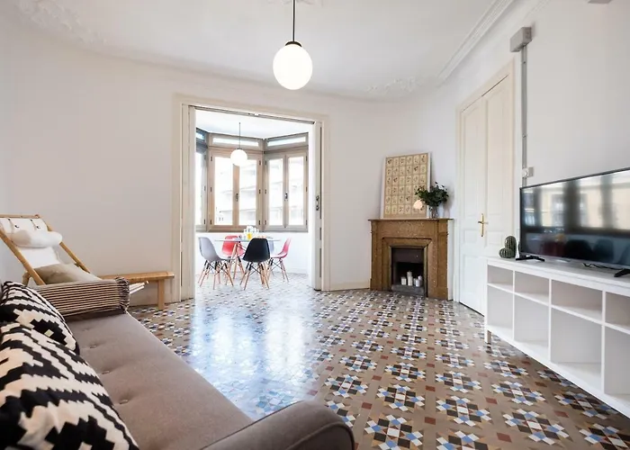 B32-Sunny And Modernist Apartment For Groups In Center