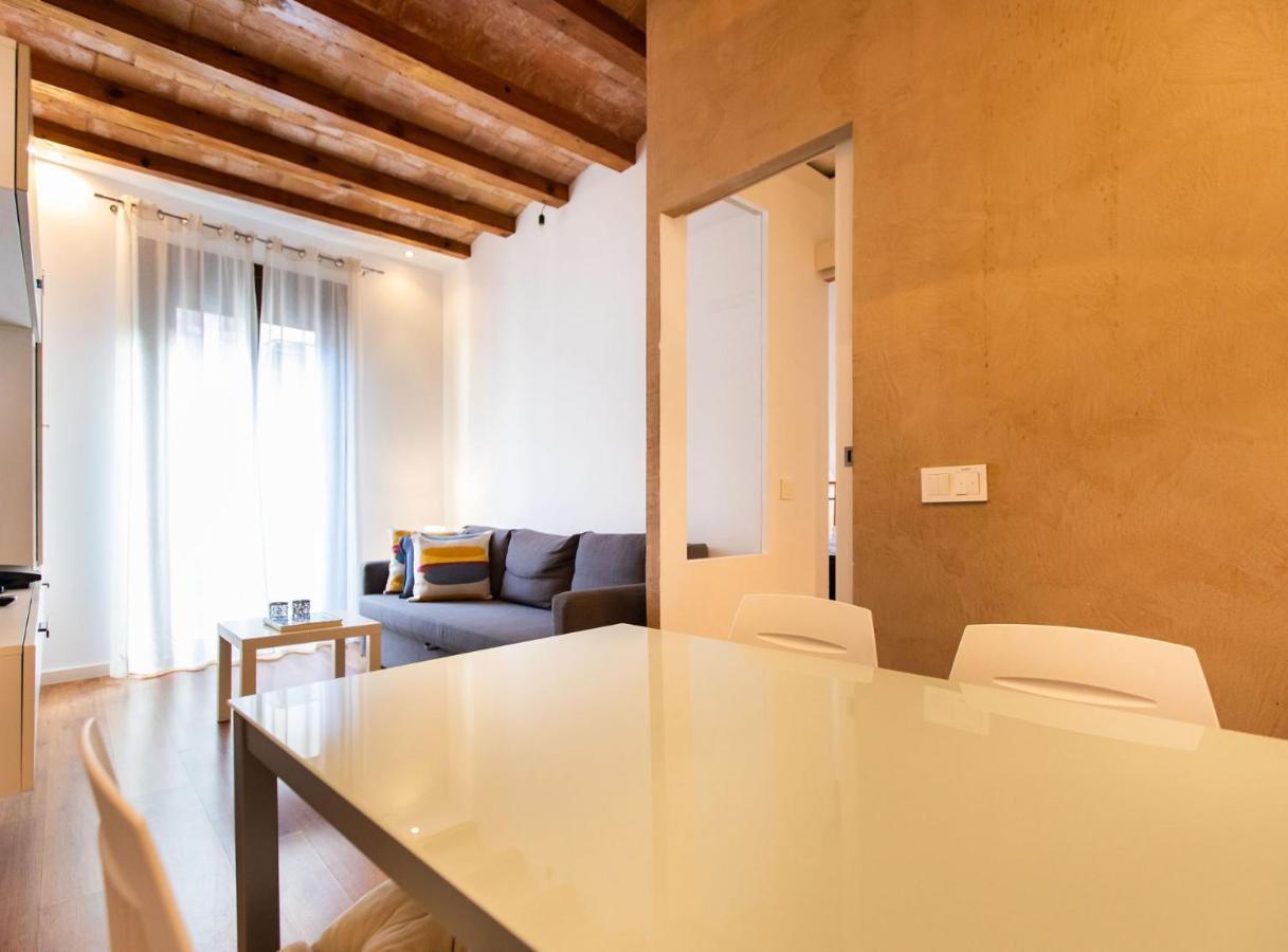 Tapioles - Lovely Tapioles Apartamento Barcelona