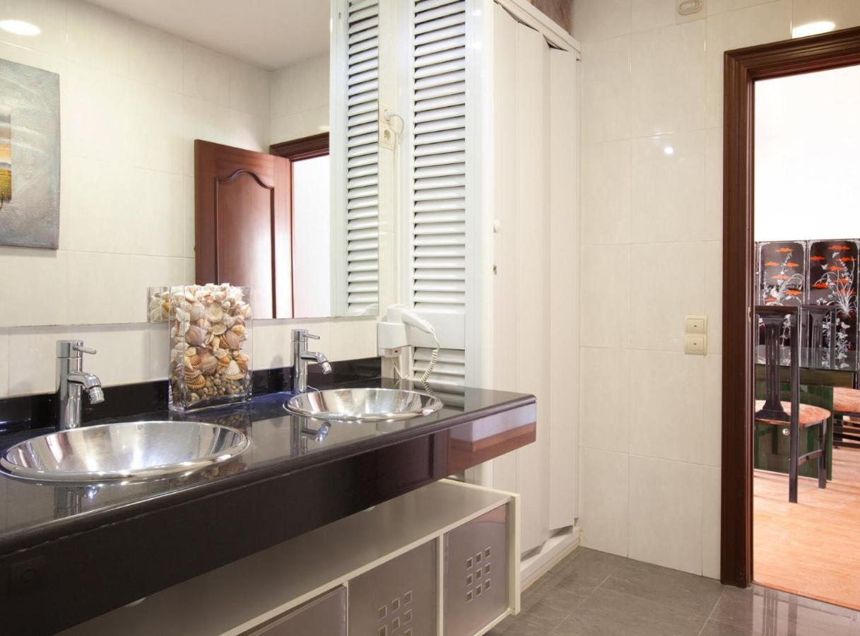 Apartment Penthouse With Terrace In Rambla Catalunya -centre Barcelona