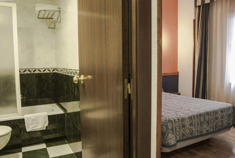 Ronda House 3*