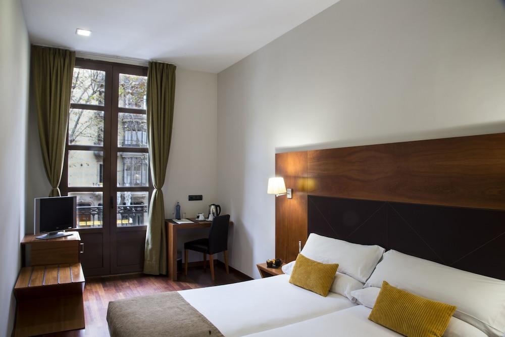 Libere Sant Antoni Aparthotel