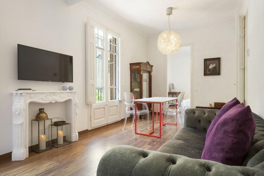 Thesuites Apartment *
