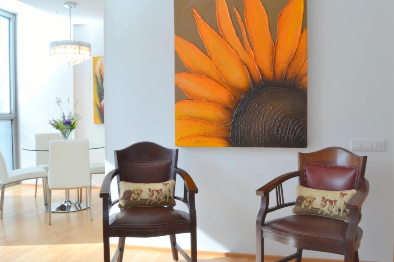 Livingstone Apartment