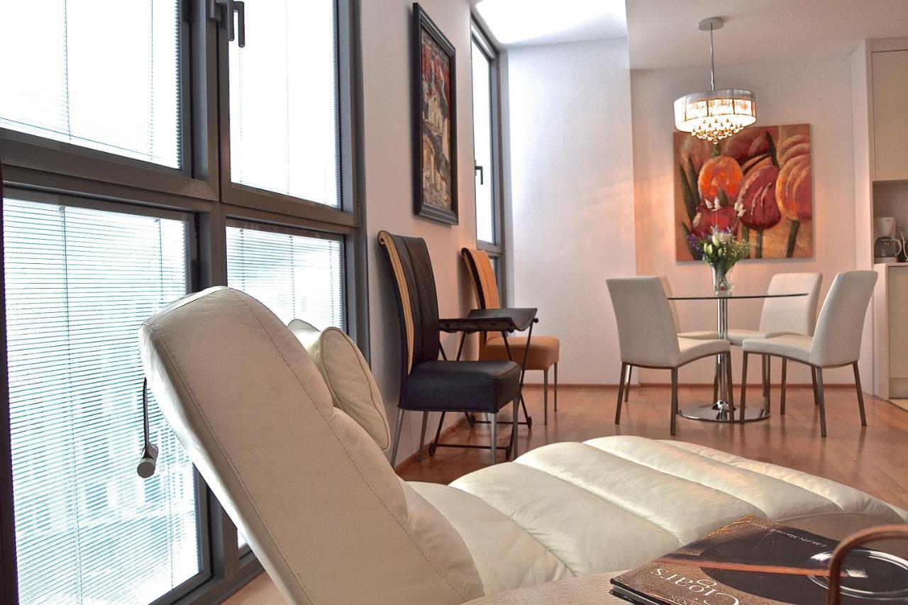 Livingstone Apartment *