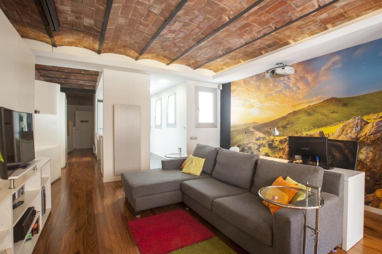 Beautiful, Bright, Spacious And Centric Loft Apartment