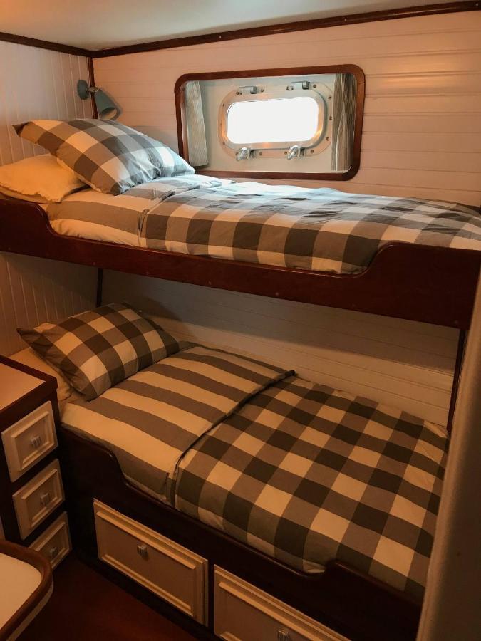 Toro Hotel en barco Barcelona