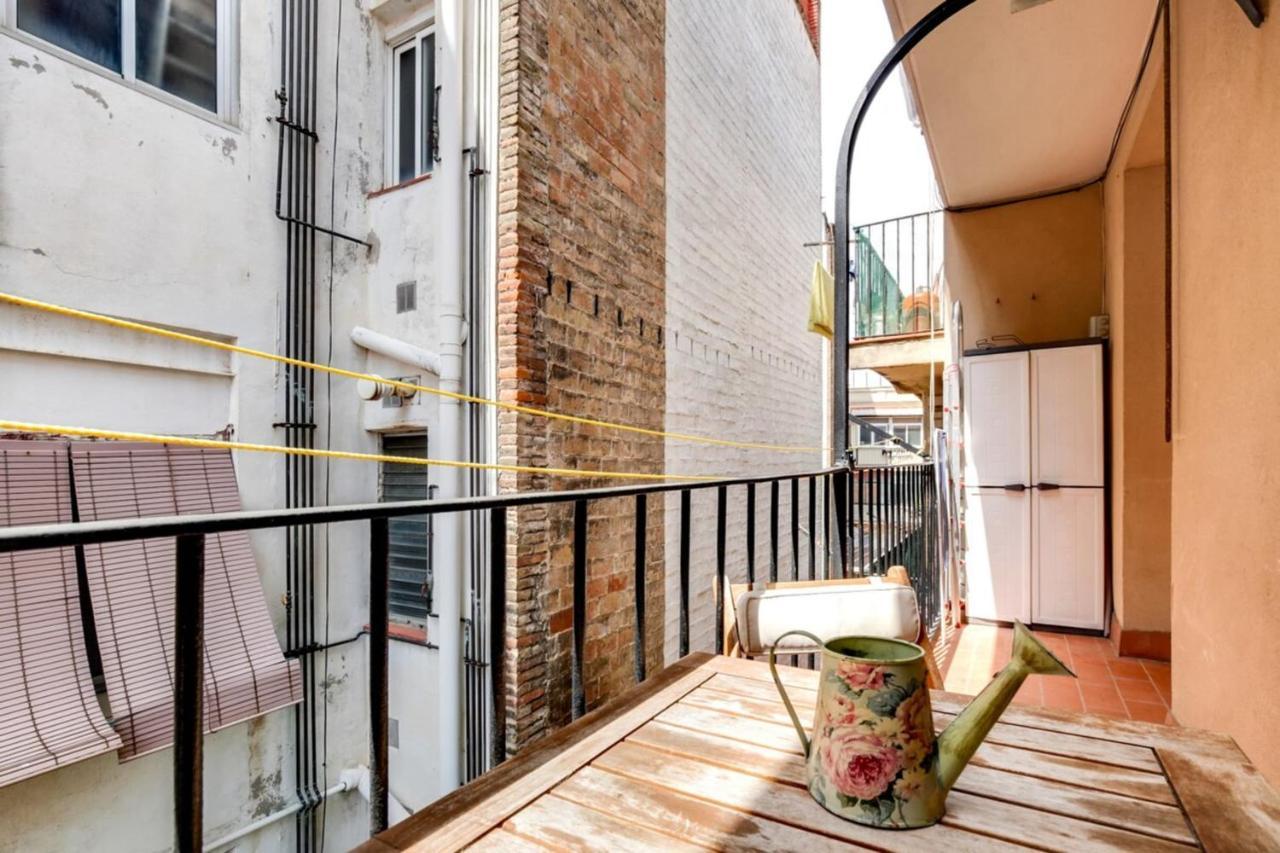 Modern 2 Bedroom Flat In Trendy Poble Sec Apartamento Barcelona