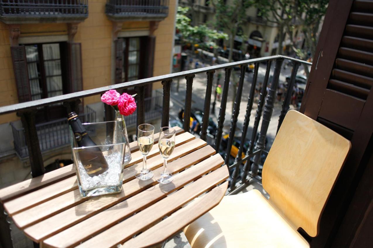 Colom Apartment *