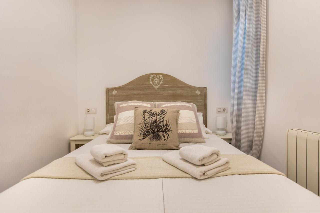 Pere Serafi 2 Bedroom Apartamento Barcelona