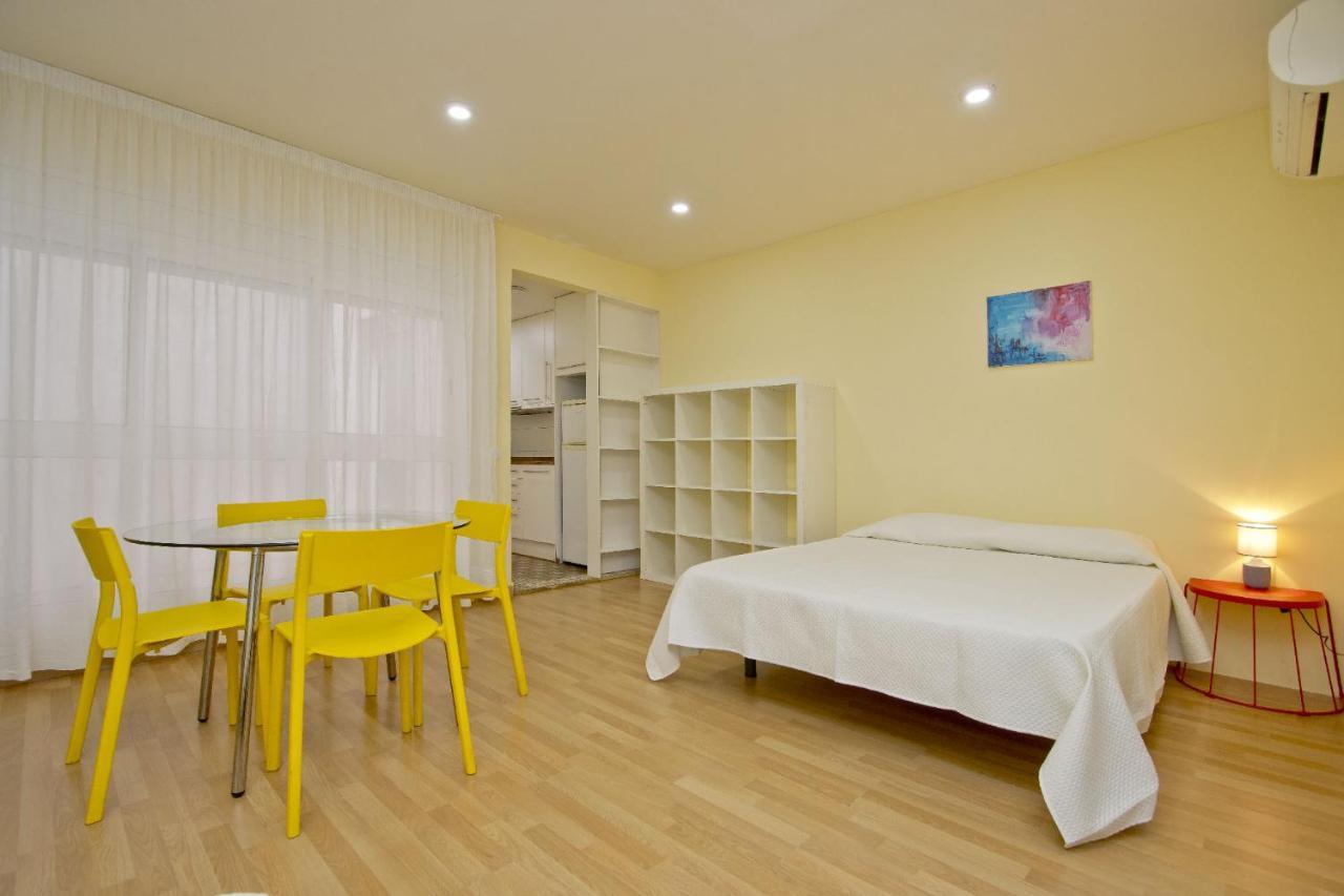 Barcelona City Apartment Apartment *