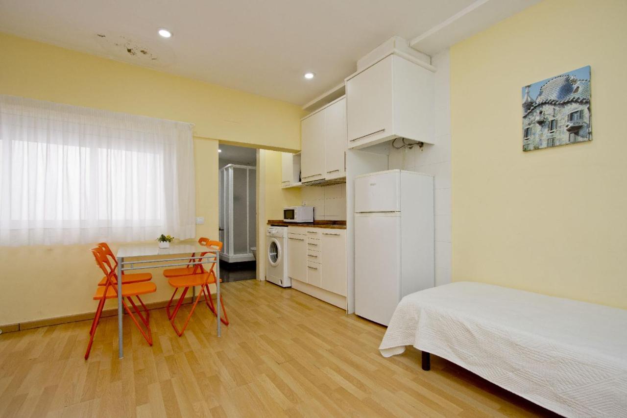 Barcelona City Apartment Apartment *