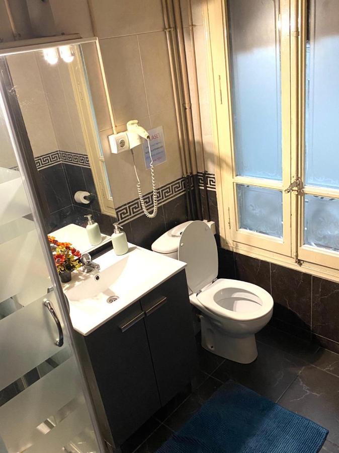 Barcelona Central Apartments *