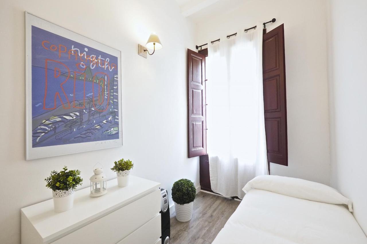 The White Flats Sant Antoni *