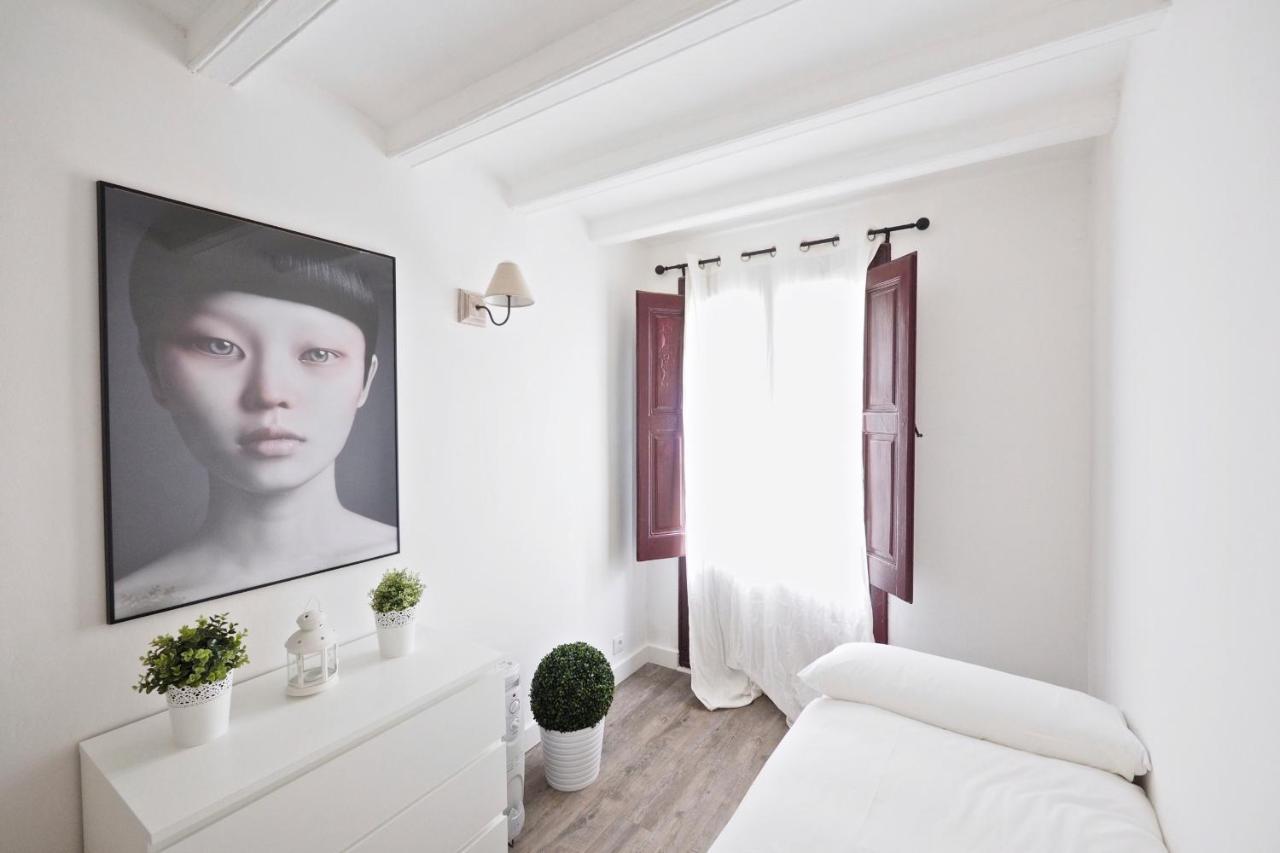 The White Flats Sant Antoni Apartment Barcelona