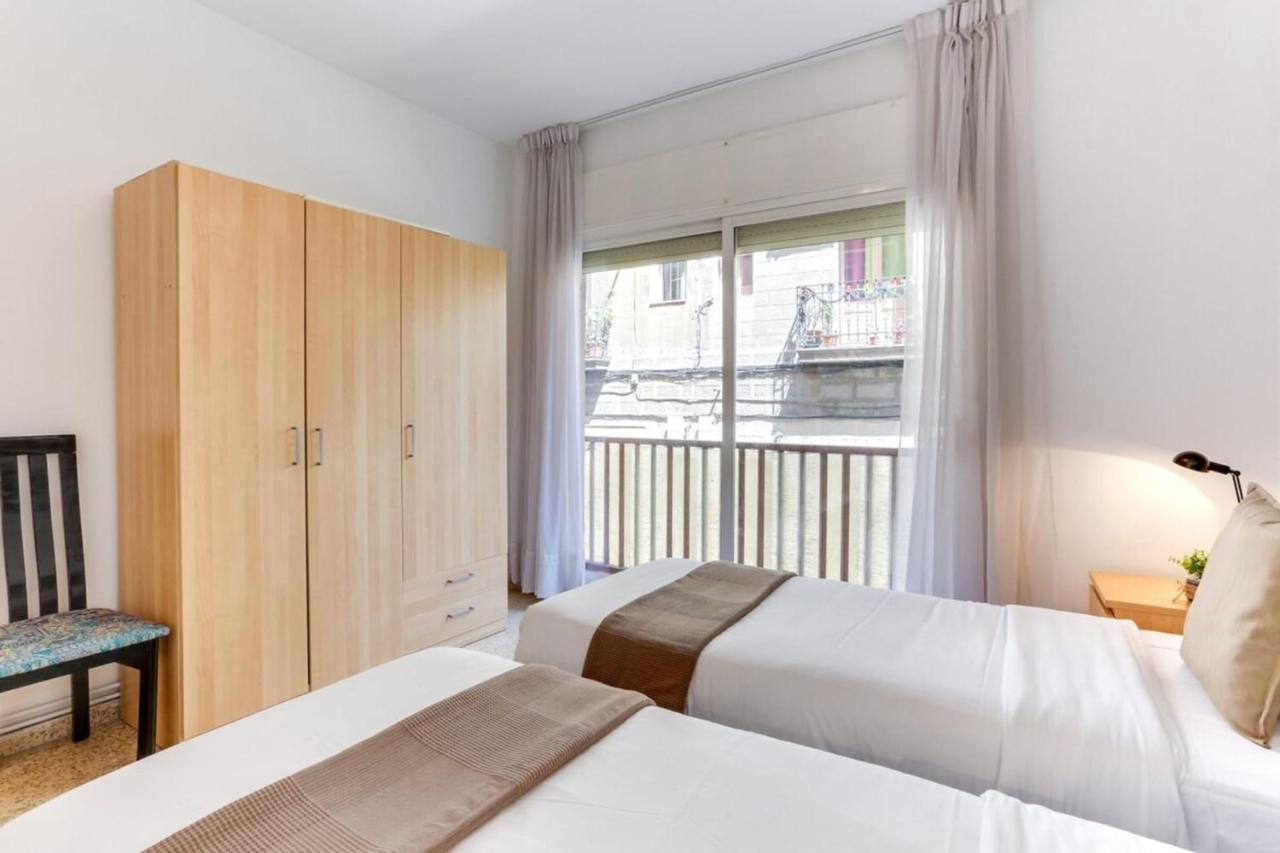 Apartment Bright And Spacious 3 Bedroom Close To The Beach