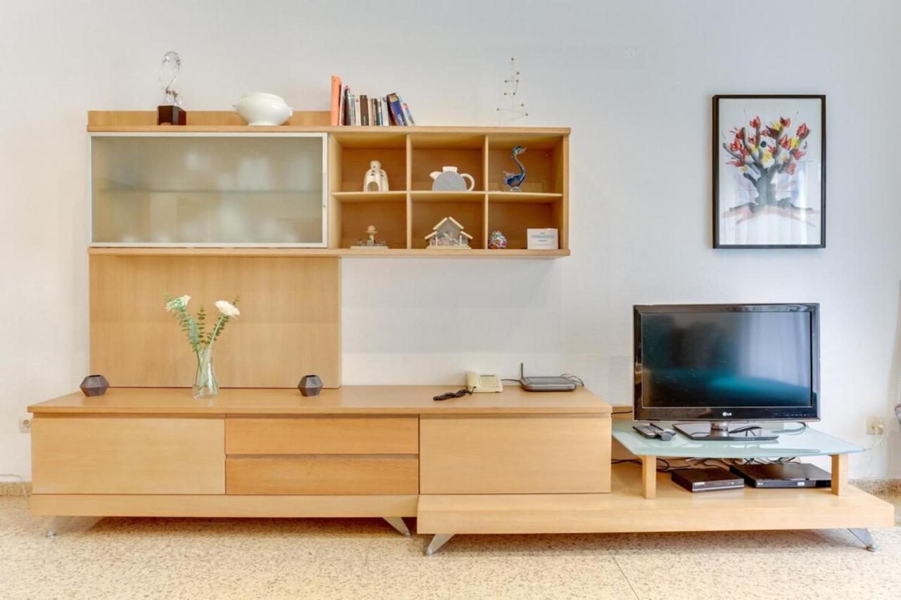 Bright And Spacious 3 Bedroom Close To The Beach Apartment Barcelona