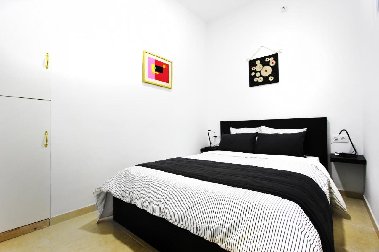 Two Bedroom Sant Antoni * Barcelona