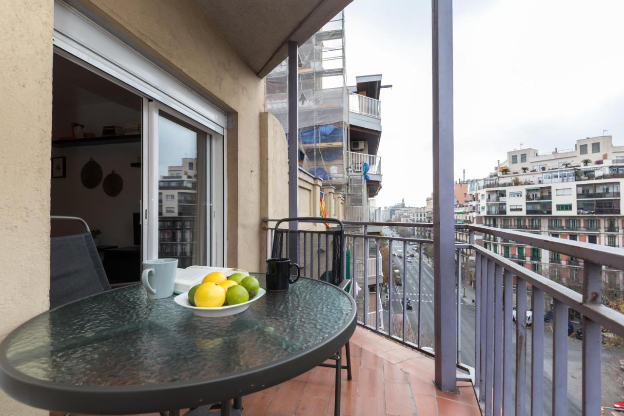 Heart Of The Sunny With Iconic Terrace View