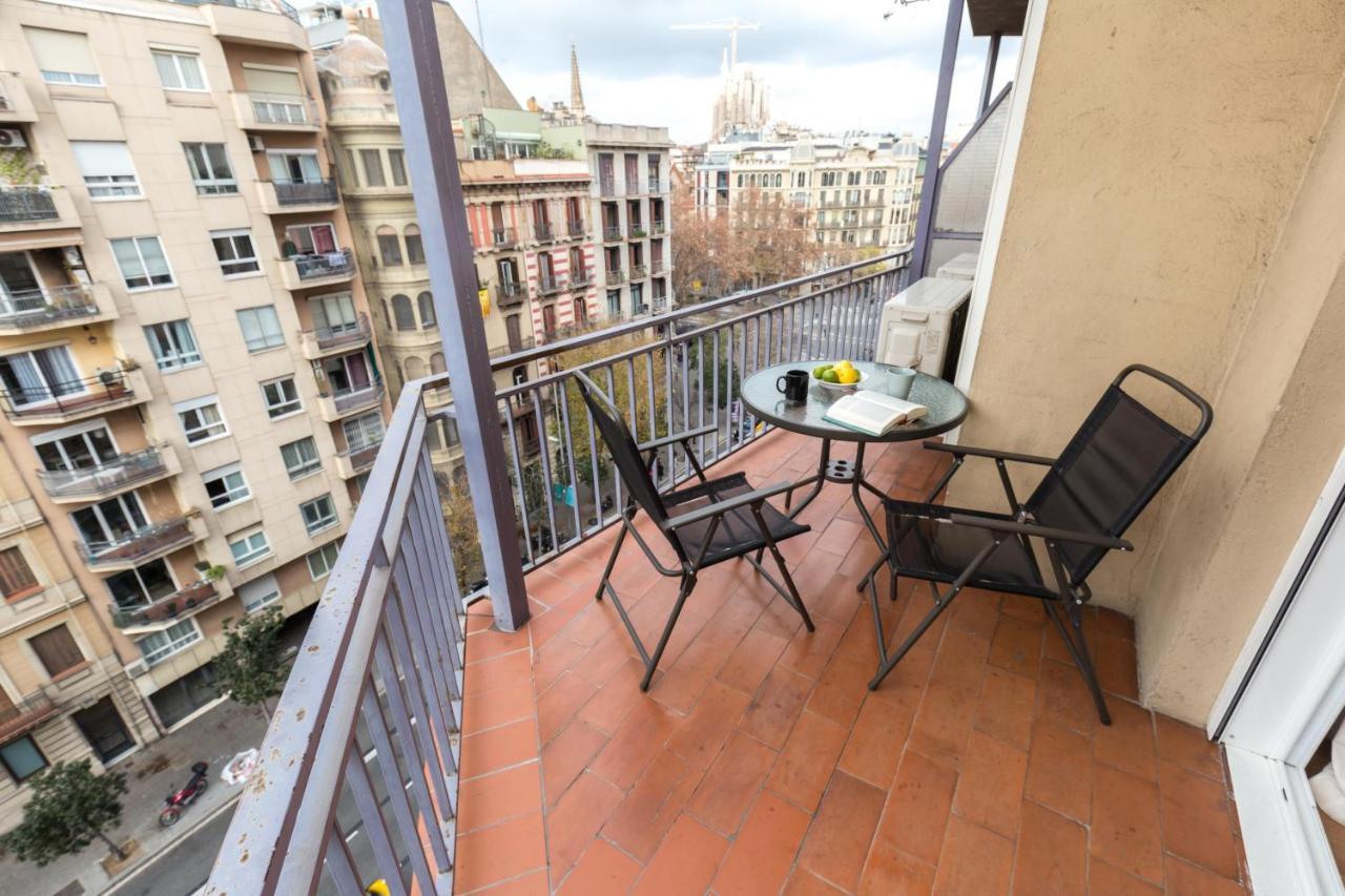 Heart Of The City Sunny With Iconic Terrace View Apartment Barcelona