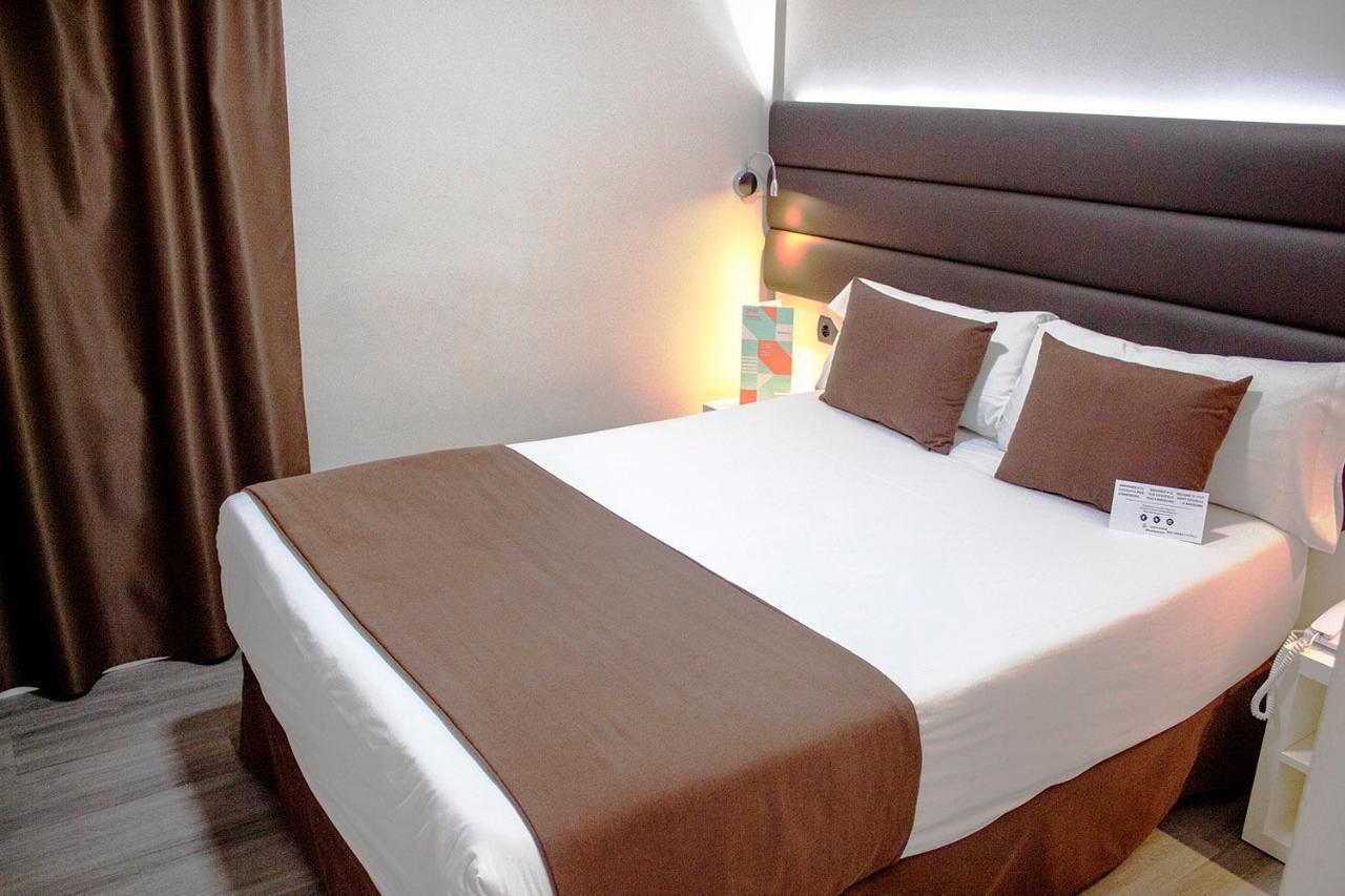 Hotel Bcn Urbaness Del Comte 2*
