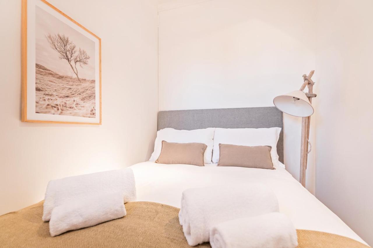 Rocafort In Eixample Apartamento
