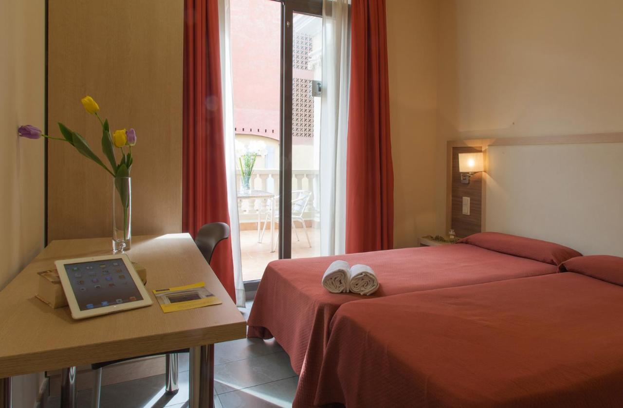 Residencia Erasmus Gracia Apartment