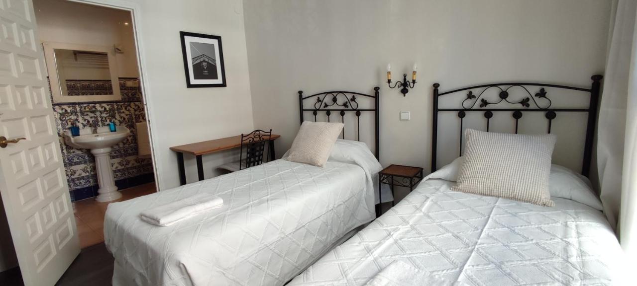 Guest house Casa Consell Bailen, *