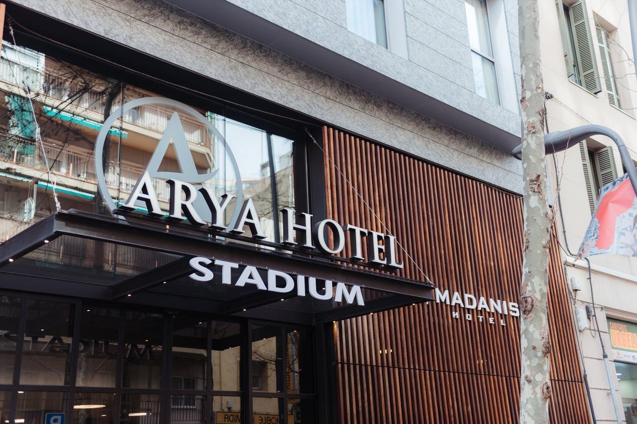 Arya Stadium Hotel 3*
