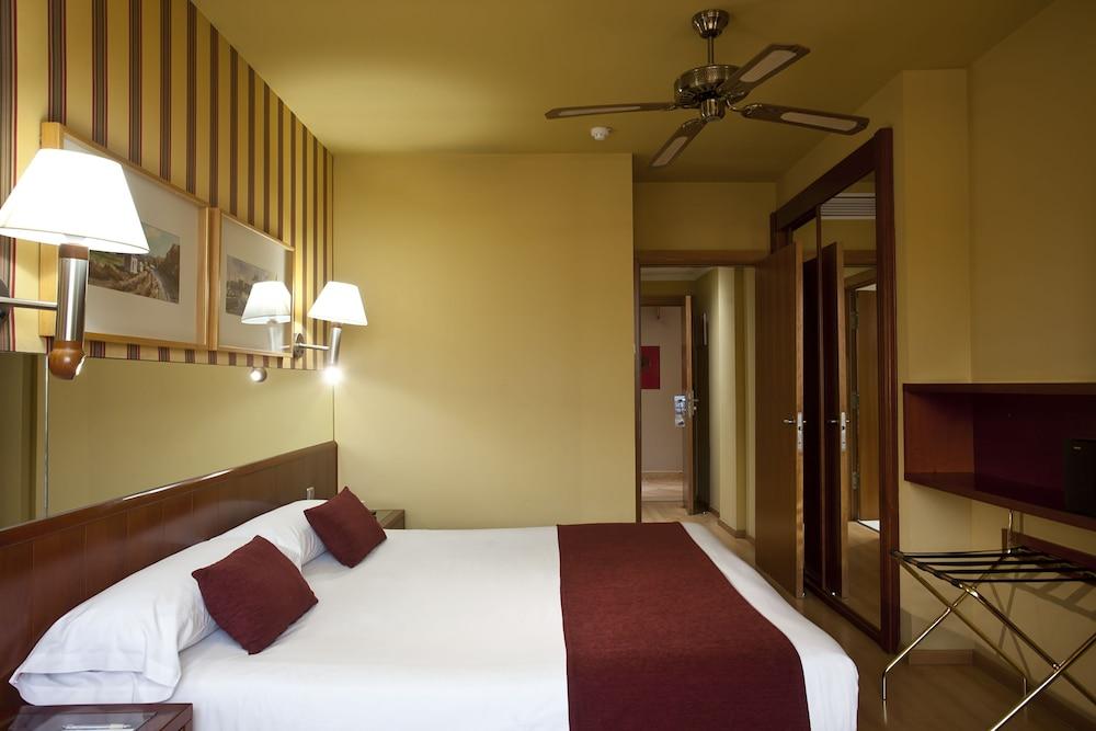 Senator Hotel