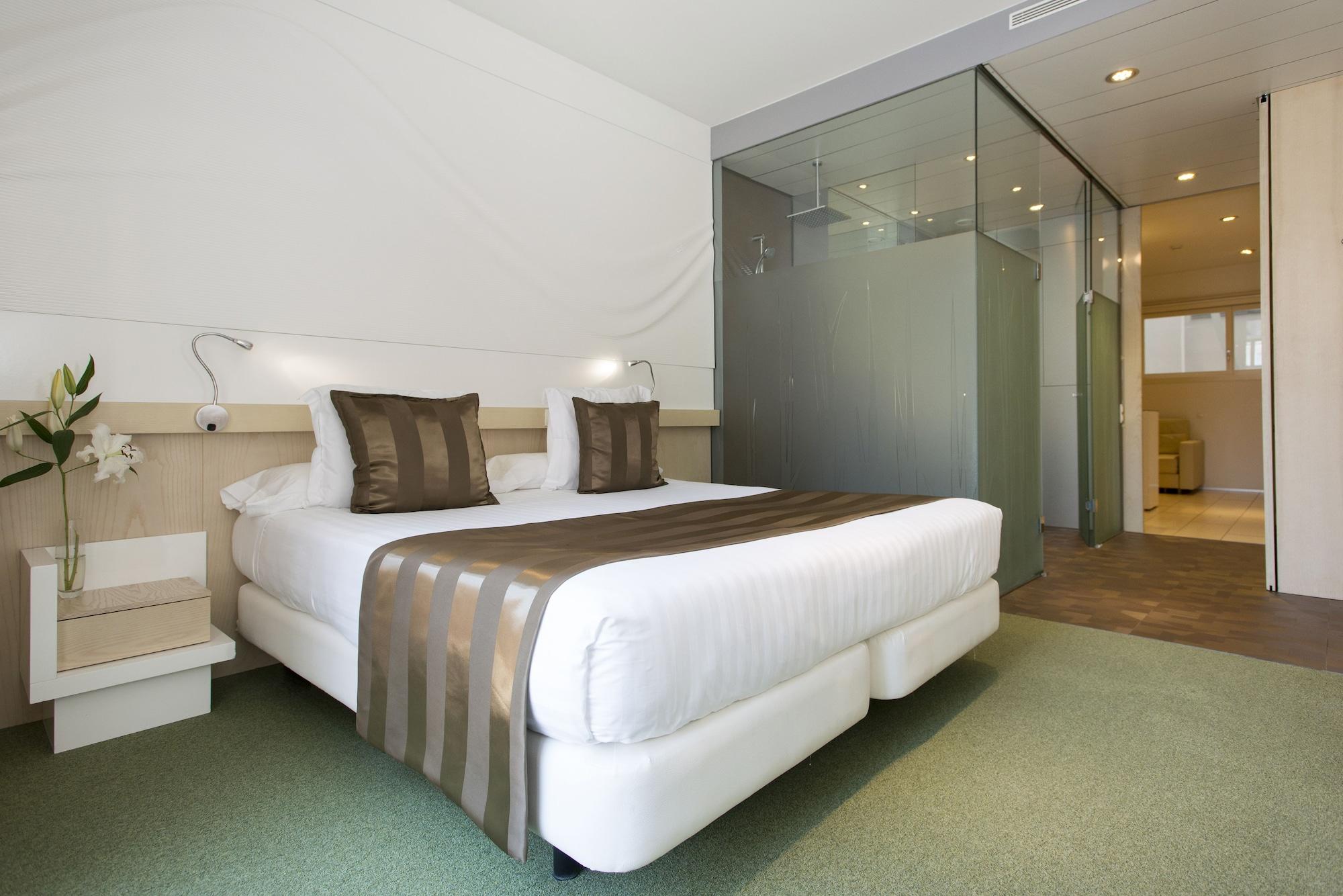 Ako Hotel