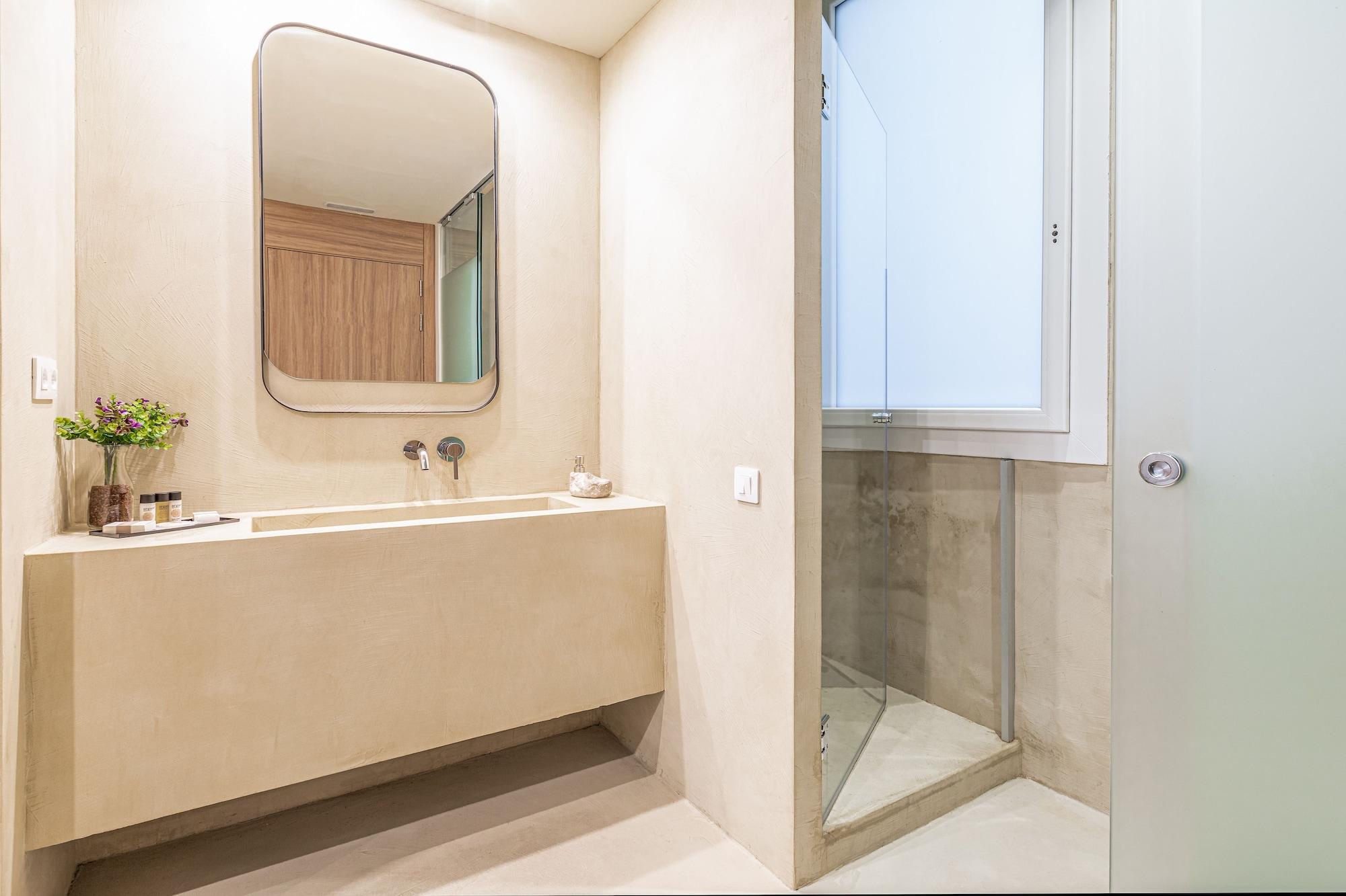Casa Lirio Hotel Barcelona
