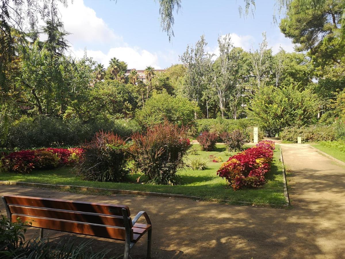 Aparteasy - Turo Park With Lovely Balcony