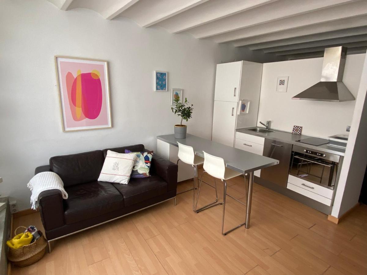 Apartment Cozy Art Studio In Poble Sec Barcelona