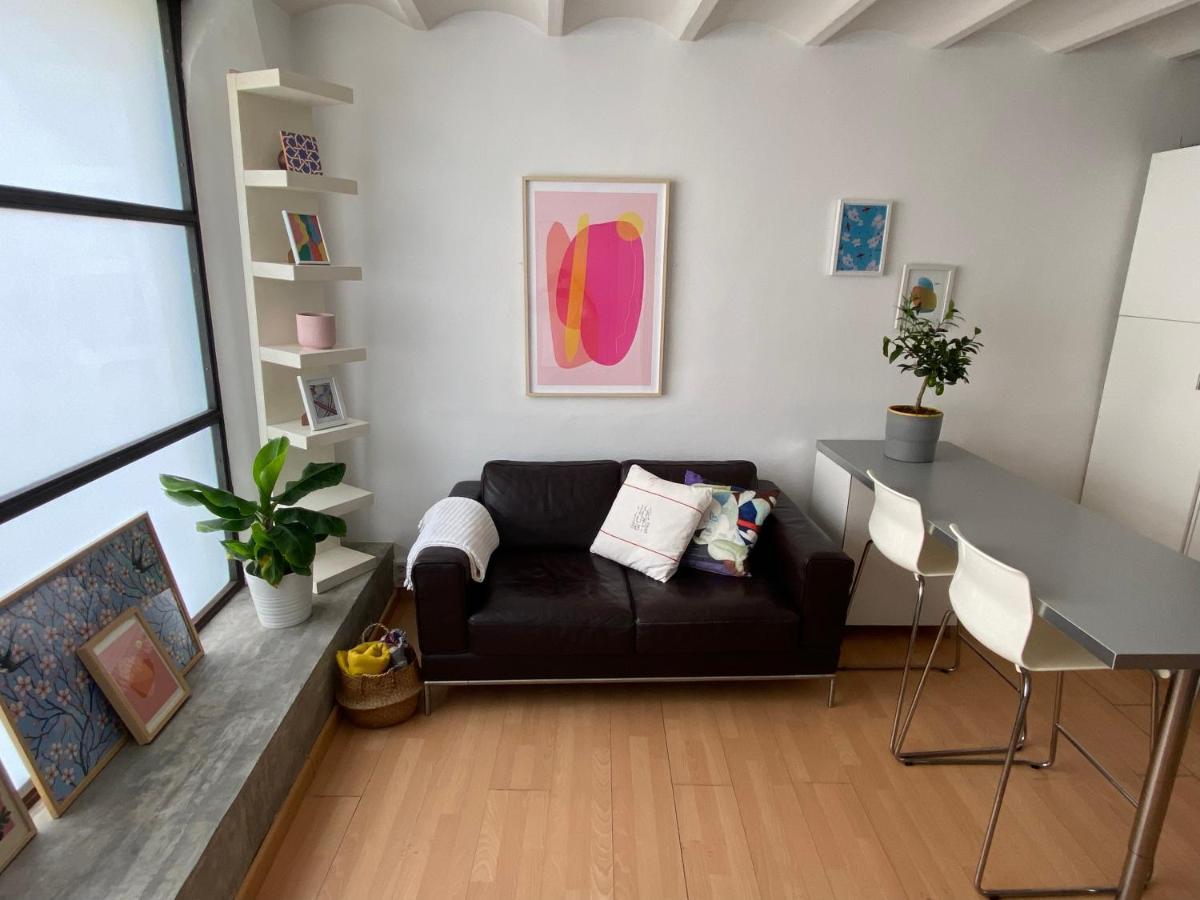 Cozy Art Studio In Poble Sec Apartment