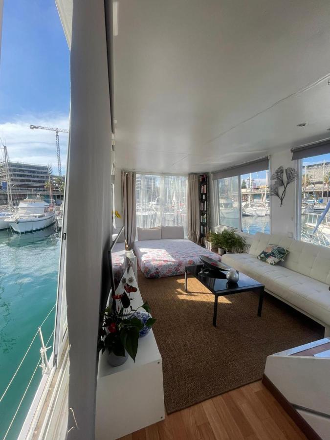 Light Bedroom In A Boat * Barcelona