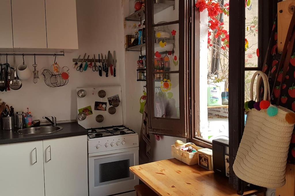 Habitación en casa particular Small In Sants With Huge Terrace *