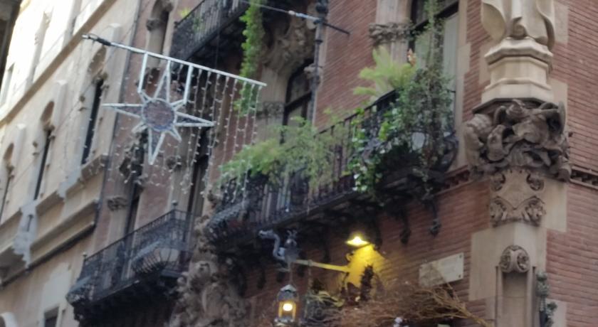 May Ramblas Hotel 3*