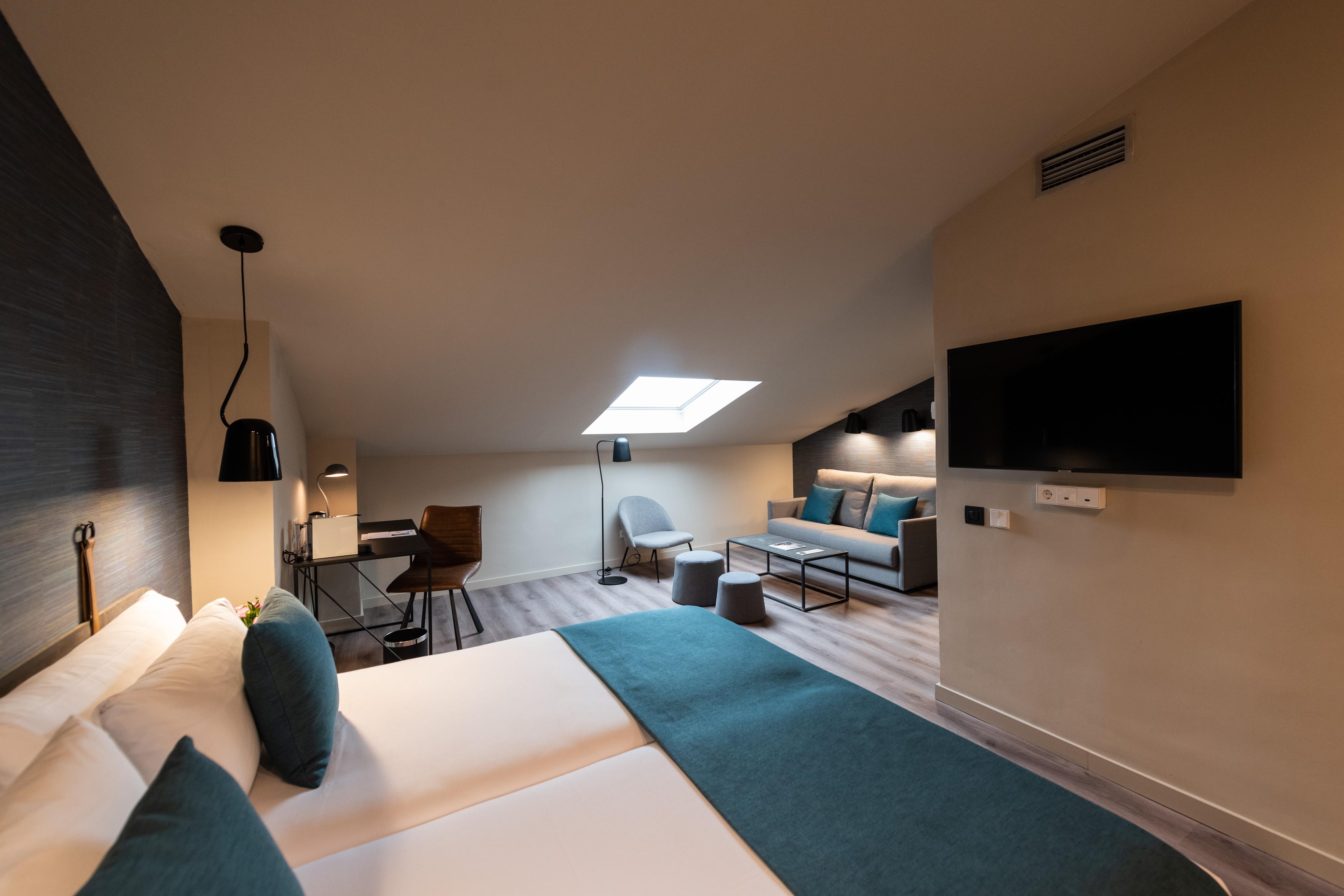 Hotel Atenea Rekord 4*