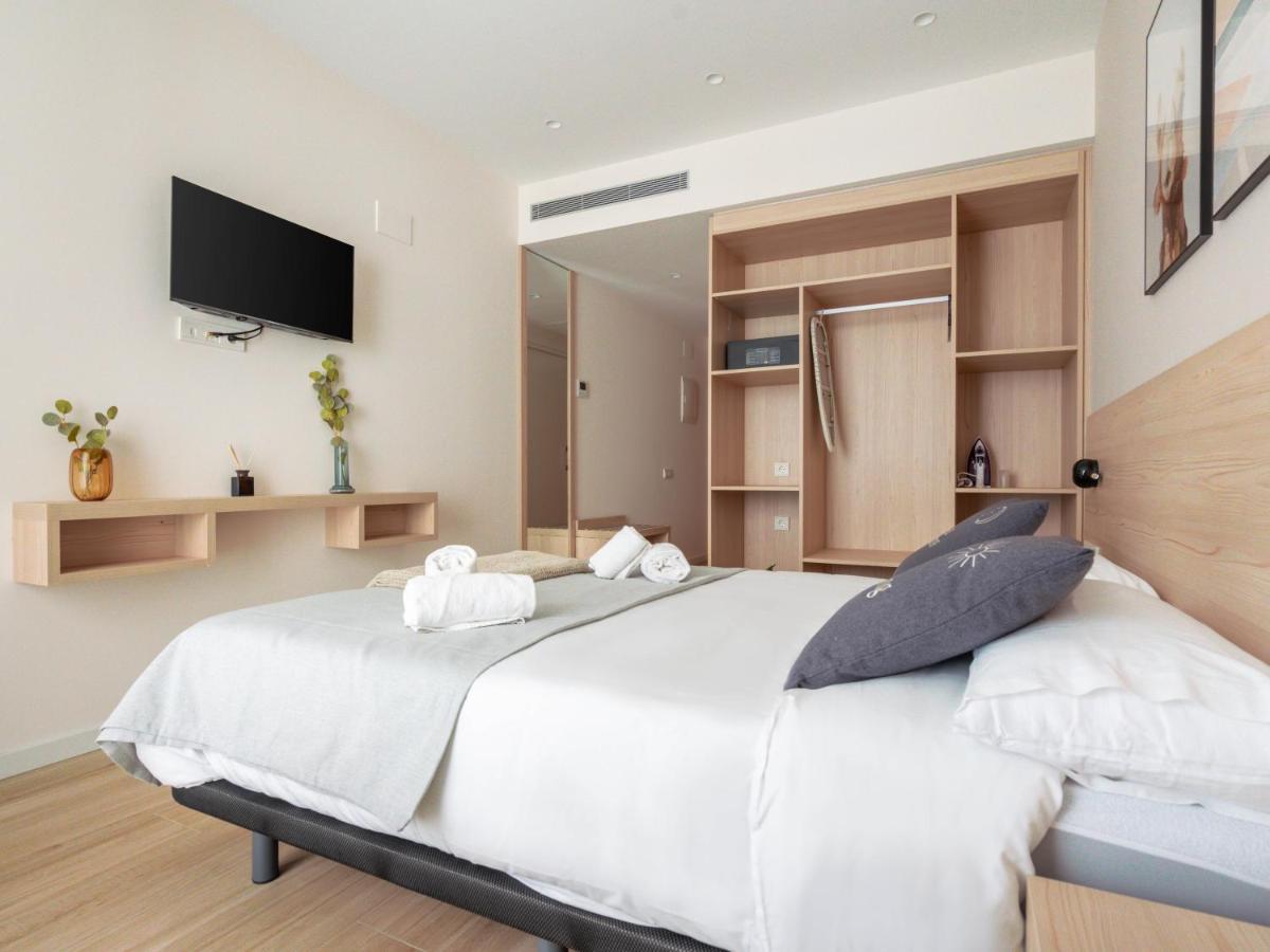 Limehome Carrer De Besalú 82 Hotel