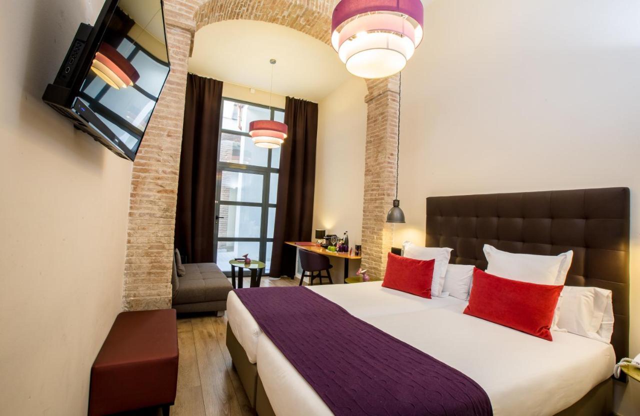 Hotel Leonardo Ramblas 3*