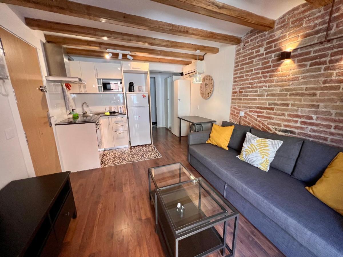Apartamento Sagrada Familia- Excelente Ubicación *