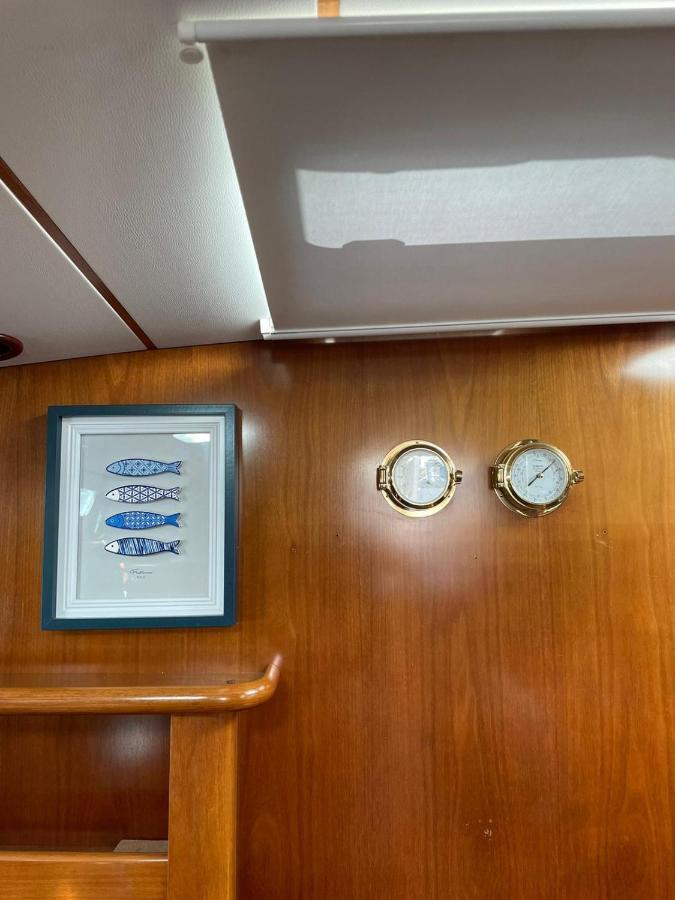Beautiful And Comfortable Sailboat With Secure Parking Available *